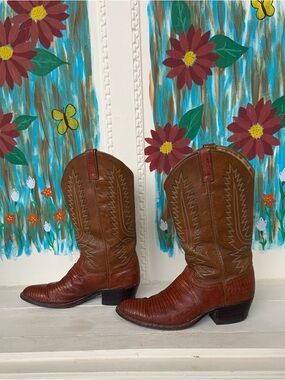 Vintage Dan Post Brown lizard skin and Leather Western Boot size 8 men’s